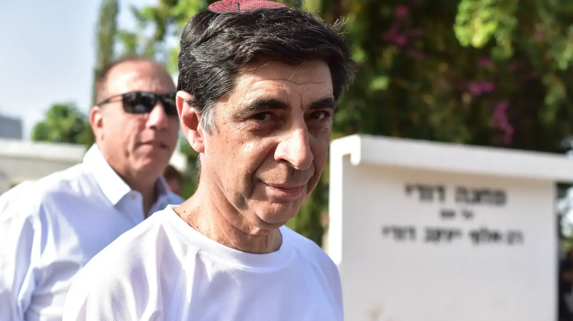 משפחותיהם של אורון שאול והדר גולדין בבקו"ם בתל השומר משכנעות אימהות של צעירים שמתגייסים הבוקר לגולני להצטרף למאבקן, 25 ביולי 2018 משפחותיהם של אורון שאול והדר גולדין בבקו"ם בתל השומר משכנעות אימהות של צעירים שמתגייסים הבוקר לגולני להצטרף למאבקן, 25 ביולי 2018