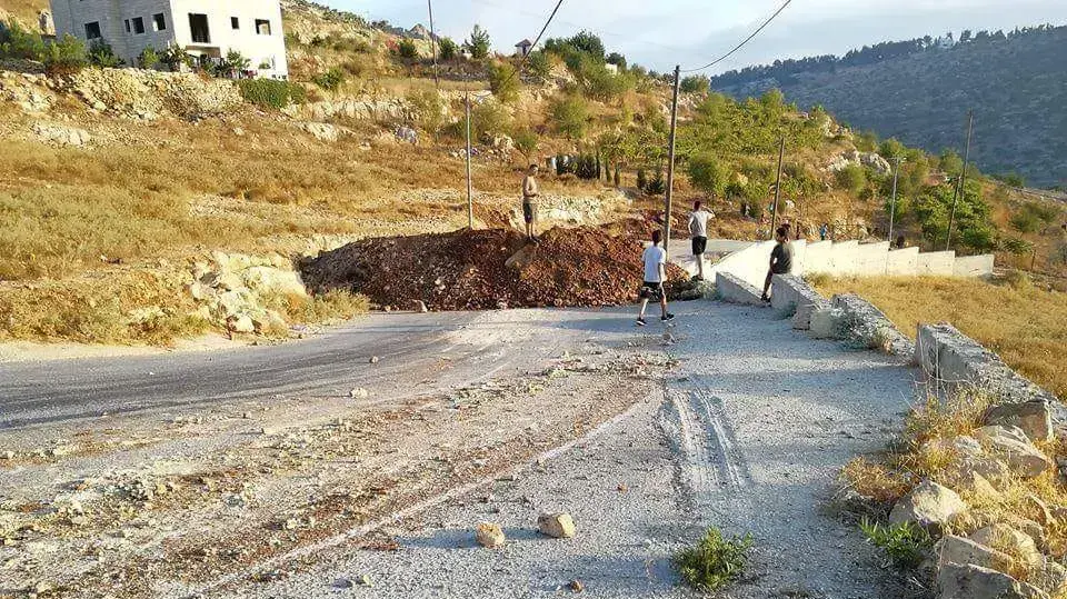 צה"ל חסם את הכניסה לכפר כובר עקב פיגוע הדקירה בהתנחלות אדם צה"ל חסם את הכניסה לכפר כובר עקב פיגוע הדקירה בהתנחלות אדם