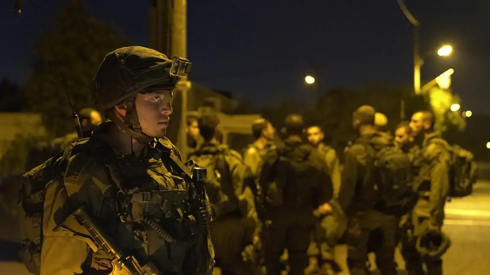 כוחות צה"ל פושטים על בית המחבל מפיגוע הדקירה באדם בכפר כובר ליד רמאללה כוחות צה"ל פושטים על בית המחבל מפיגוע הדקירה באדם בכפר כובר ליד רמאללה