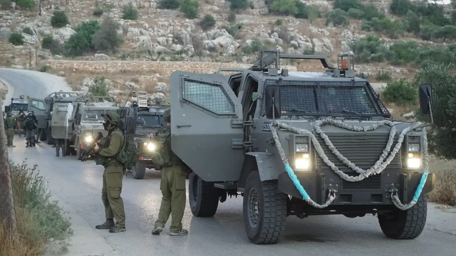כוחות צה"ל פושטים על בית המחבל מפיגוע הדקירה באדם בכפר כובר ליד רמאללה כוחות צה"ל פושטים על בית המחבל מפיגוע הדקירה באדם בכפר כובר ליד רמאללה