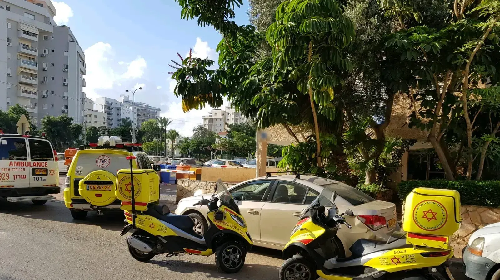 ילדה נפלה מבניין רב קומות ברחוב איכילוב שבנתניה - 29 יולי 2018 ילדה נפלה מבניין רב קומות ברחוב איכילוב שבנתניה - 29 יולי 2018