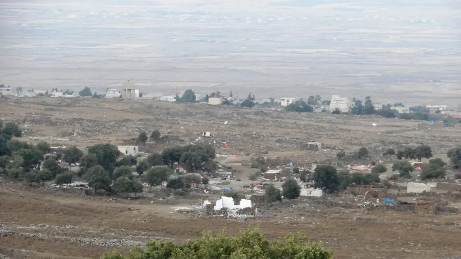 פינוי מחנה הפליטים הסורי ליד הגבול עם ישראל, 2 באוגוסט 2018
פינוי מחנה הפליטים הסורי ליד הגבול עם ישראל, 2 באוגוסט 2018