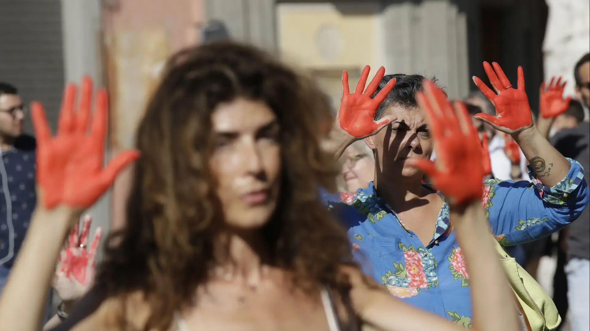 איטליה הפגנה נגד מדיניות הגירה מהגרים איטליה הפגנה נגד מדיניות הגירה מהגרים