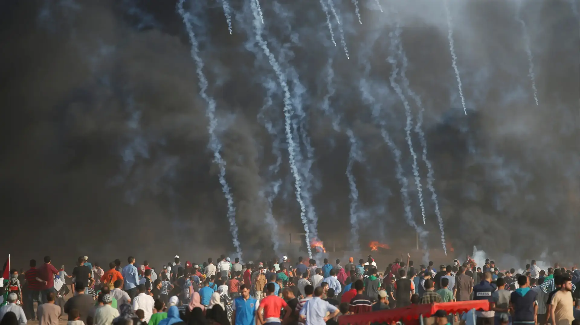 מפגינים פלסטינים באזור גדר המערכת בגבול רצועת עזה, 3 באוגוסט 2018 מפגינים פלסטינים באזור גדר המערכת בגבול רצועת עזה, 3 באוגוסט 2018
