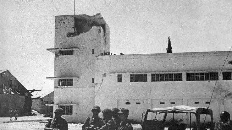בית הספר לשוטרים לאחר הקרב
בית הספר לשוטרים לאחר הקרב