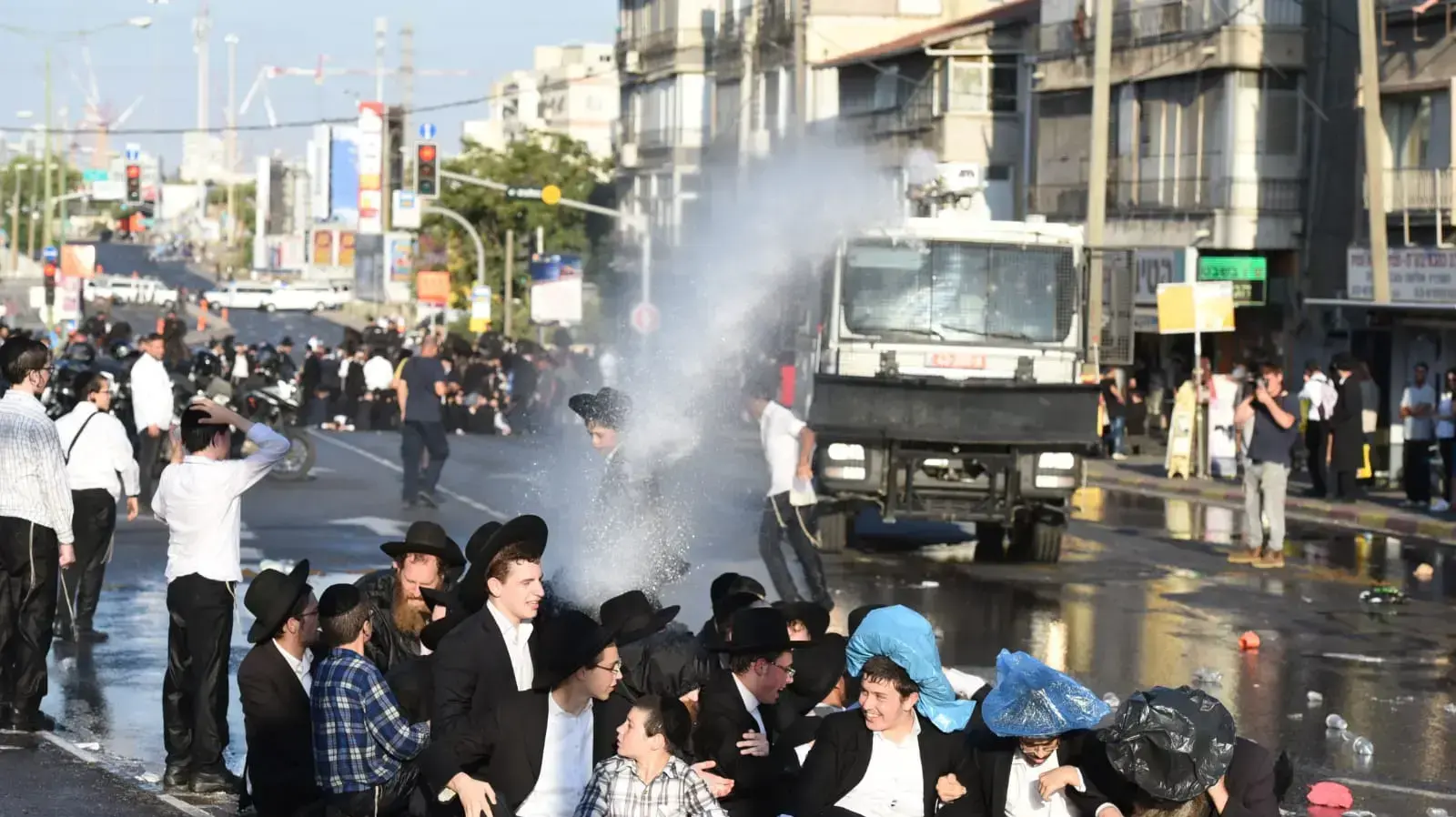 הפגנת חרדים כנגד מעצר עריקים, בני ברק , 6 באוגוסט 2018 הפגנת חרדים כנגד מעצר עריקים, בני ברק , 6 באוגוסט 2018
