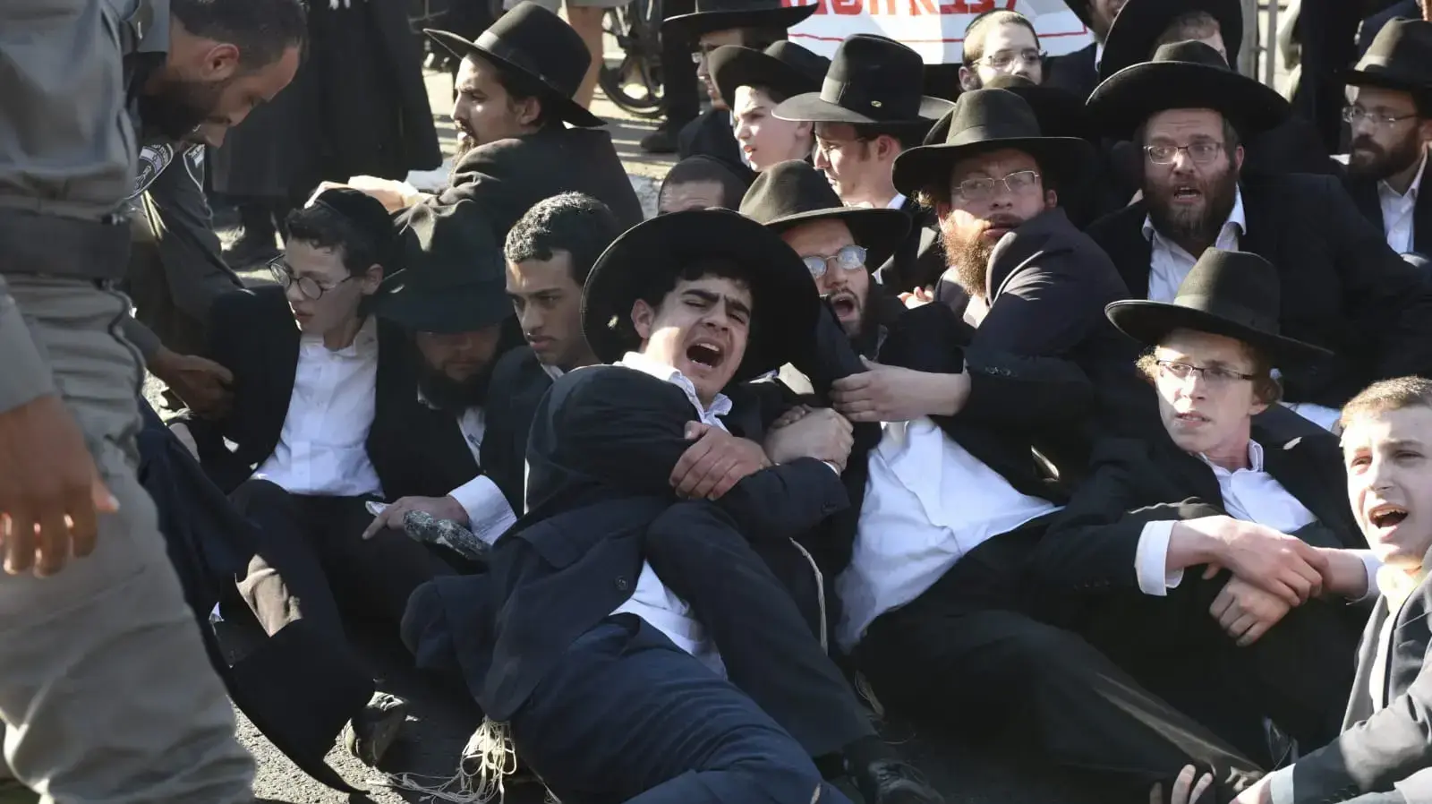 הפגנת חרדים כנגד מעצר עריקים, בני ברק , 6 באוגוסט 2018 הפגנת חרדים כנגד מעצר עריקים, בני ברק , 6 באוגוסט 2018