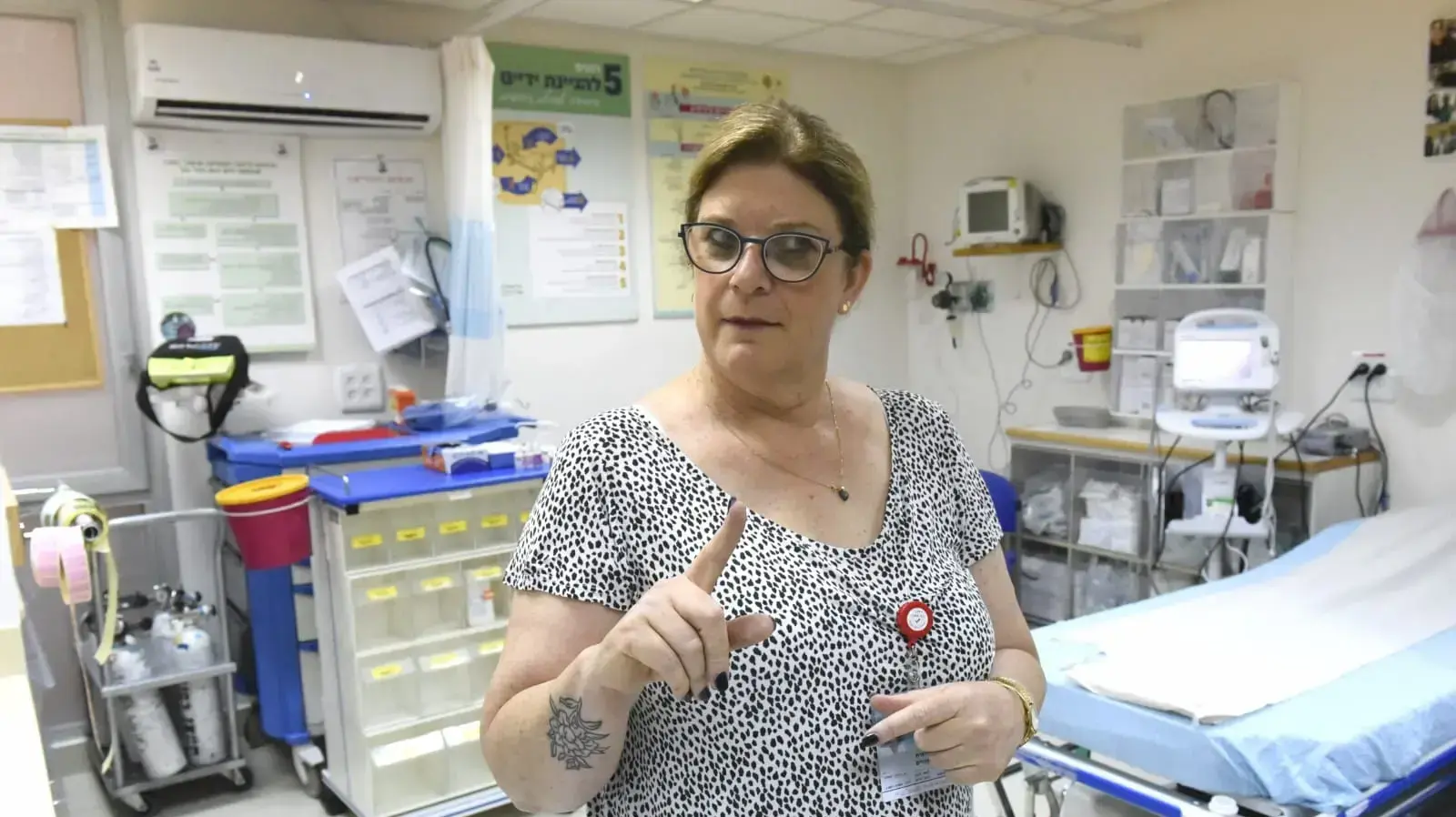 נירה גרנות אחות אחראית מחלקת עיניים תל השומר נירה גרנות אחות אחראית מחלקת עיניים תל השומר