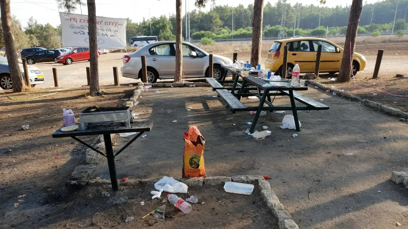 יער בן שמן - תיעוד הפסולת והלכלוך שהשאירו מטיילים ישראלים