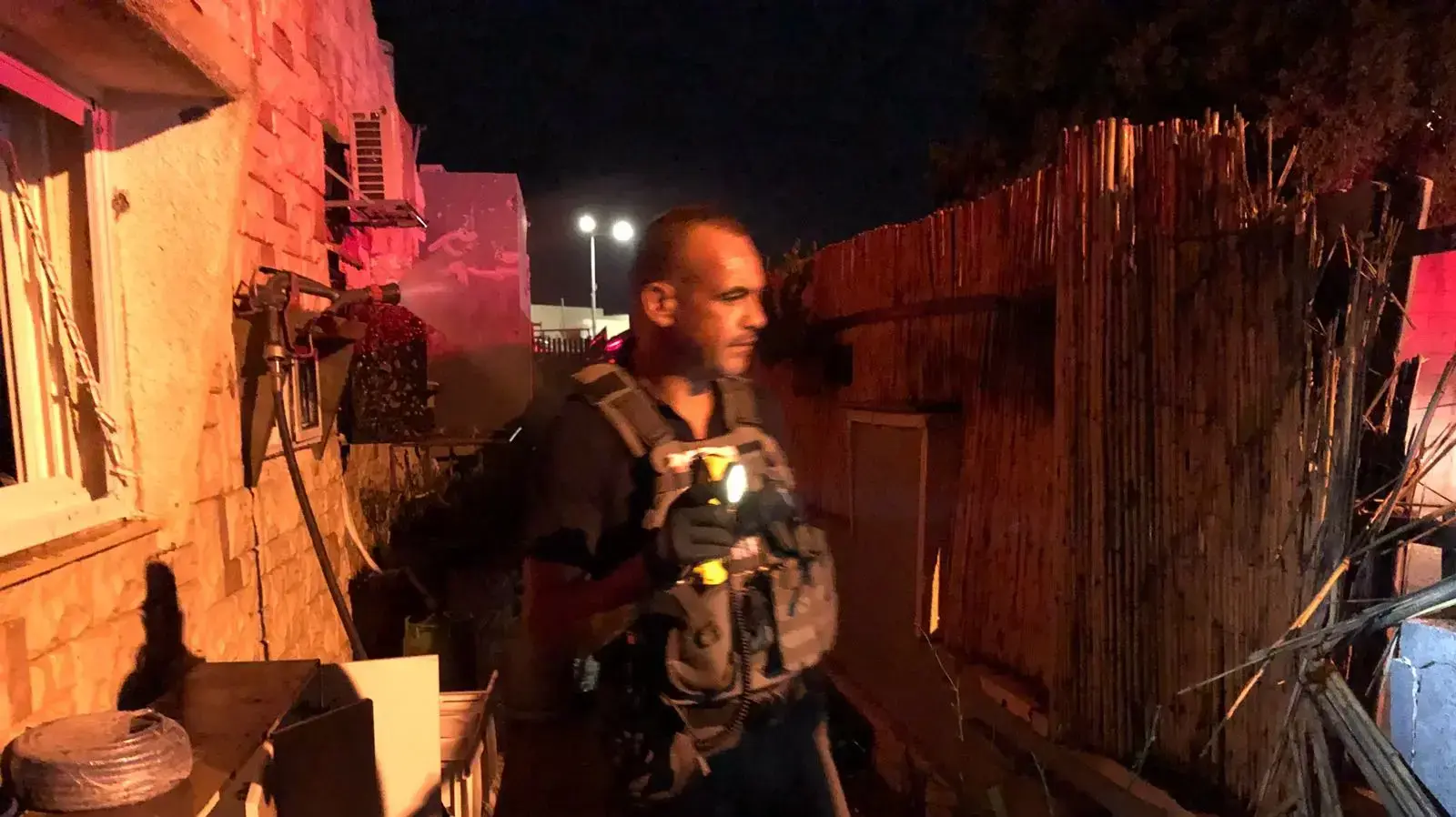 שוטרים בזירת הנפילה בשדרות, 8 באוגוסט 2018 שוטרים בזירת הנפילה בשדרות, 8 באוגוסט 2018