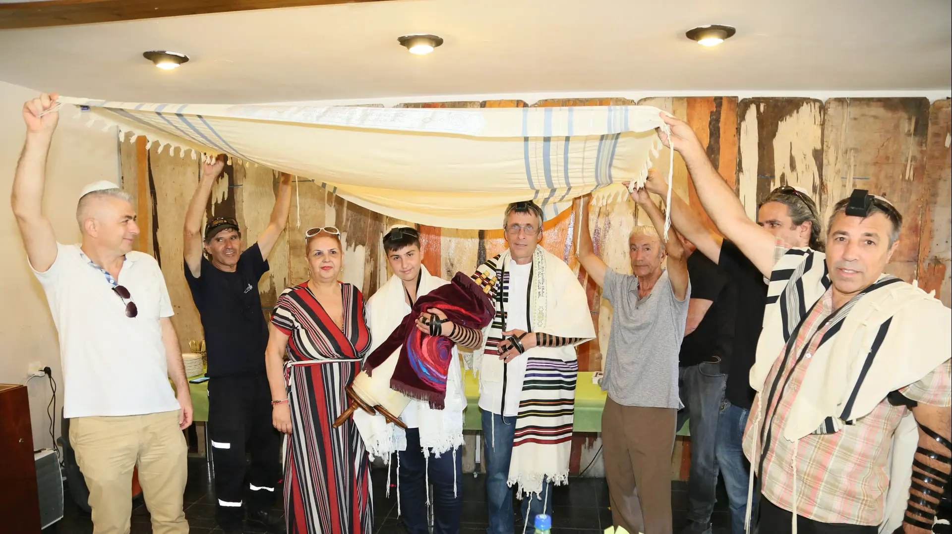 חגיגת בר מצווה של אוהד משי בצל ירי הקאסמים חגיגת בר מצווה של אוהד משי בצל ירי הקאסמים