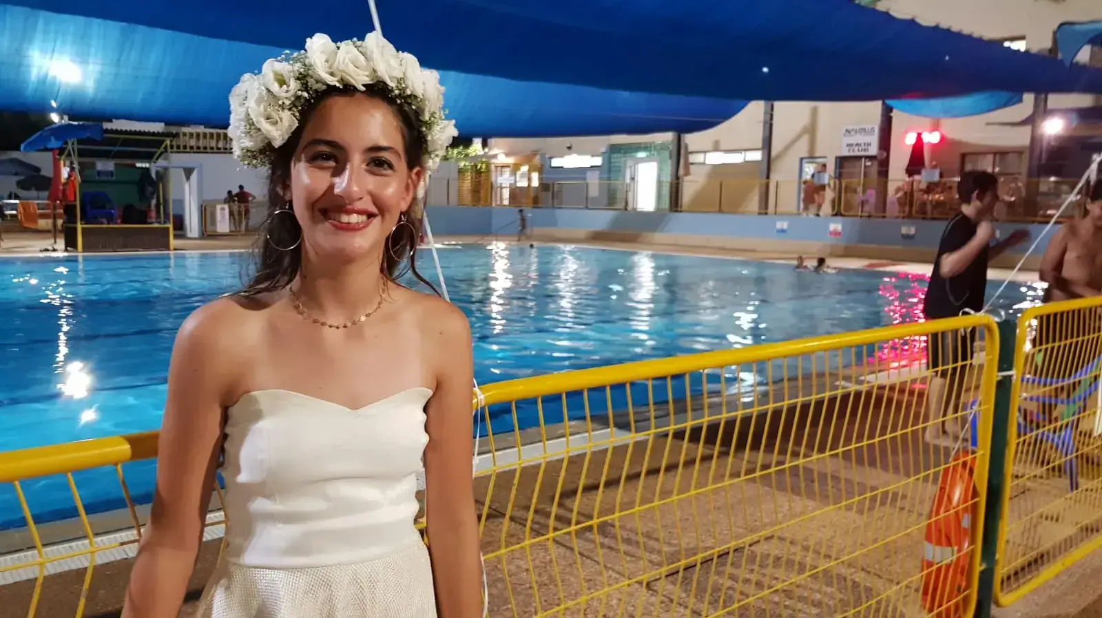 שירה מטרני מקיבוץ ארז במסיבת בת מצווה בהרצליה ב-9 באוגוסט 2018 שירה מטרני מקיבוץ ארז במסיבת בת מצווה בהרצליה ב-9 באוגוסט 2018