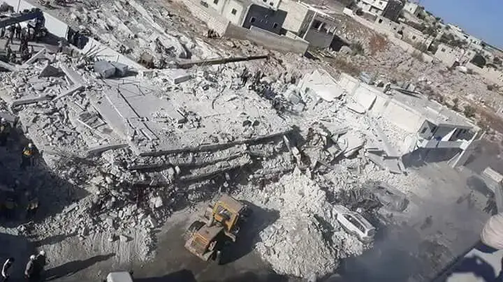 מבני מגורים שקרסו בעקבות פיצוץ מצבוק נשק בעיר סרמדה, אידליב, סוריה, 12 באוגוסט 2018 מבני מגורים שקרסו בעקבות פיצוץ מצבוק נשק בעיר סרמדה, אידליב, סוריה, 12 באוגוסט 2018