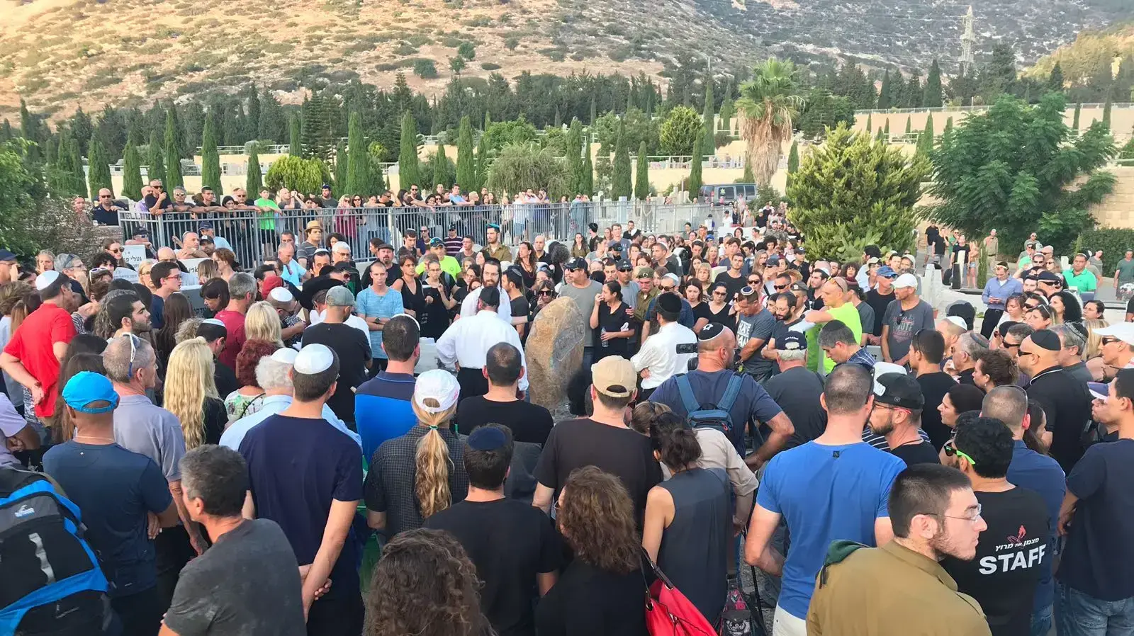 הלוויתה של נועה חייט שנהרגה בתאונת דרכים, חיפה, 16 באוגוסט 2018 הלוויתה של נועה חייט שנהרגה בתאונת דרכים, חיפה, 16 באוגוסט 2018