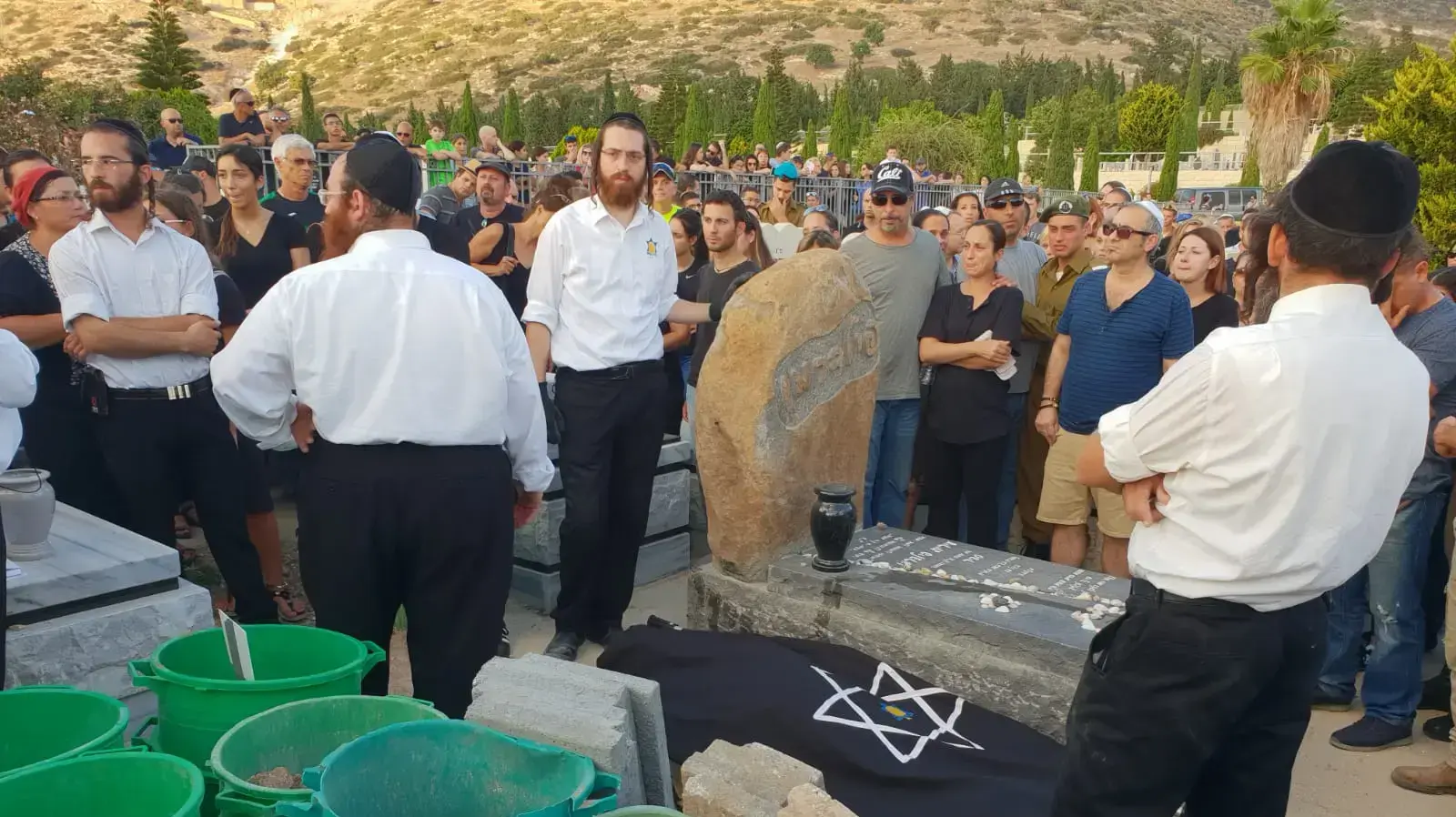 הלוויתה של נועה חייט שנהרגה בתאונת דרכים, חיפה, 16 באוגוסט 2018 הלוויתה של נועה חייט שנהרגה בתאונת דרכים, חיפה, 16 באוגוסט 2018
