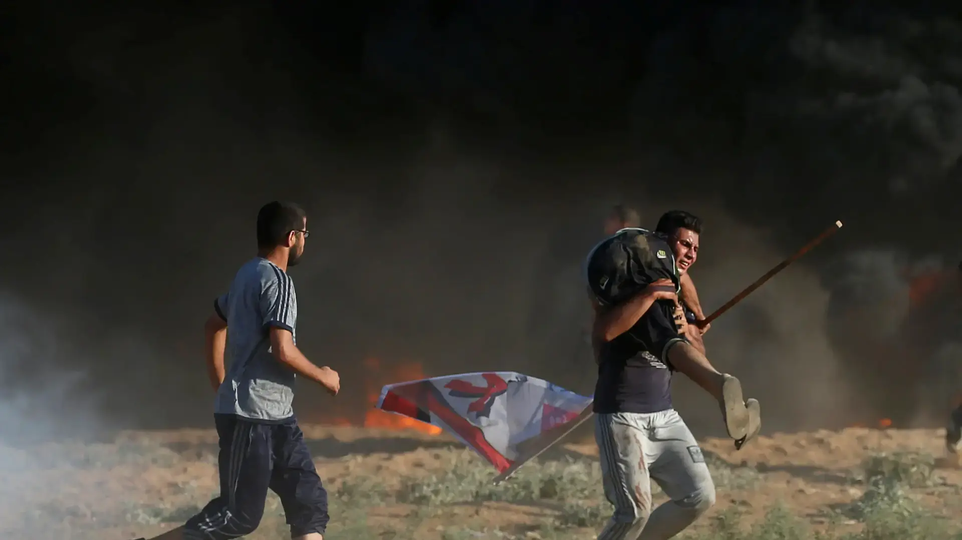 אלפי פלסטינים מפגינים בגבול רצועת עזה ב-17 באוגוסט 2018