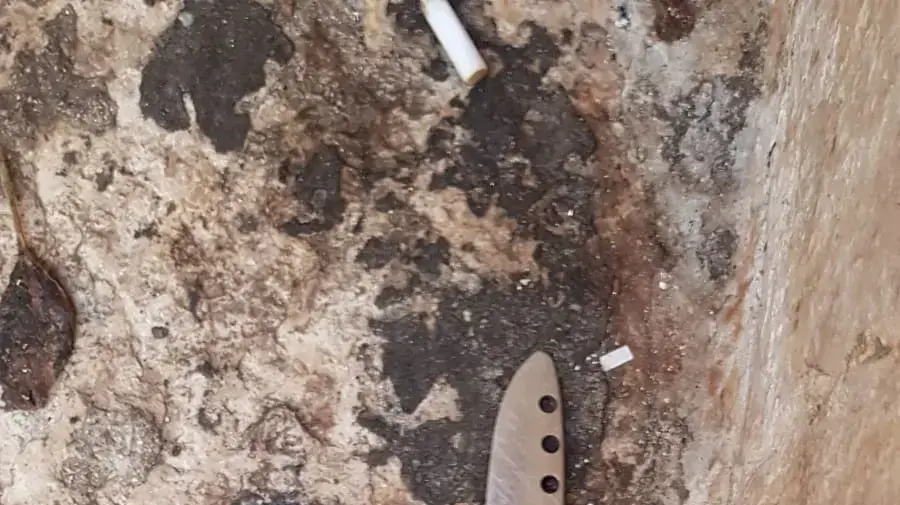 סכין שנמצאה אצל תושב אום אל-פחם שניסה לדקור שוטרים בעיר העתיקה ונורה למוות, 17 באוגוסט 2018 סכין שנמצאה אצל תושב אום אל-פחם שניסה לדקור שוטרים בעיר העתיקה ונורה למוות, 17 באוגוסט 2018