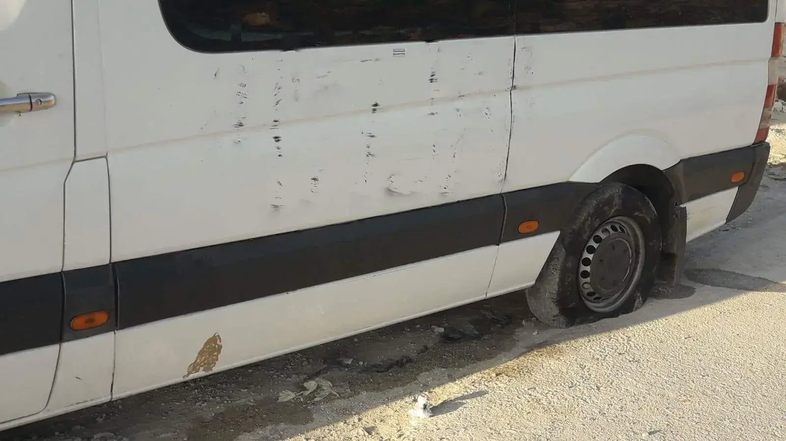 כתובות נאצה וניקוב צמיגים בשכונת עיסאוויה שבמזרח ירושלים, 19 באוגוסט 2018 כתובות נאצה וניקוב צמיגים בשכונת עיסאוויה שבמזרח ירושלים, 19 באוגוסט 2018