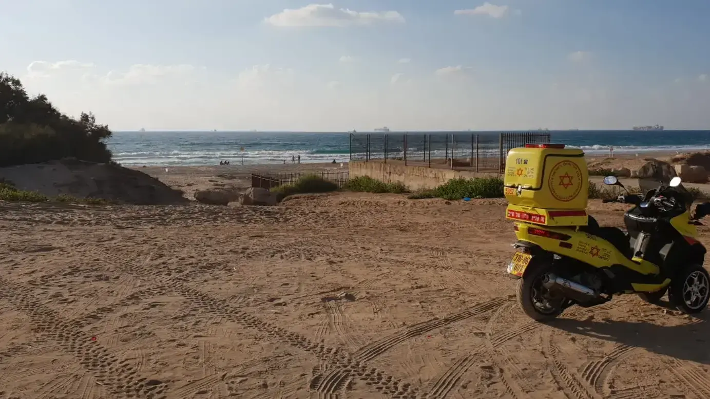 שלושה טובעים שחולצו מהים, אשדוד, 19 באוגוסט 2018 שלושה טובעים שחולצו מהים, אשדוד, 19 באוגוסט 2018