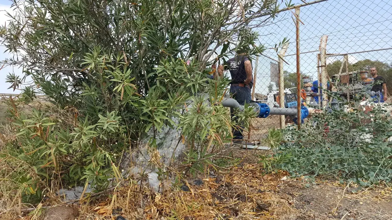 הזרמת מים למשושים הזרמת מים למשושים