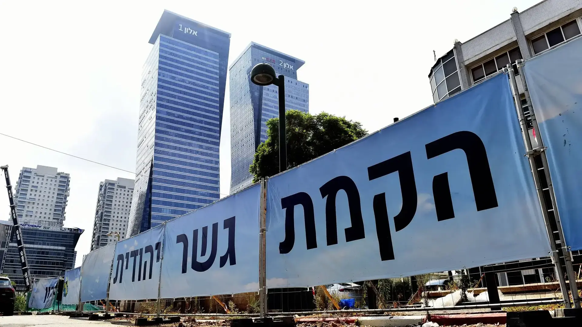 עבודת בגשר יהודית, נתיבי איילון, תל אביב, 23 באוגוסט 2018 עבודת בגשר יהודית, נתיבי איילון, תל אביב, 23 באוגוסט 2018