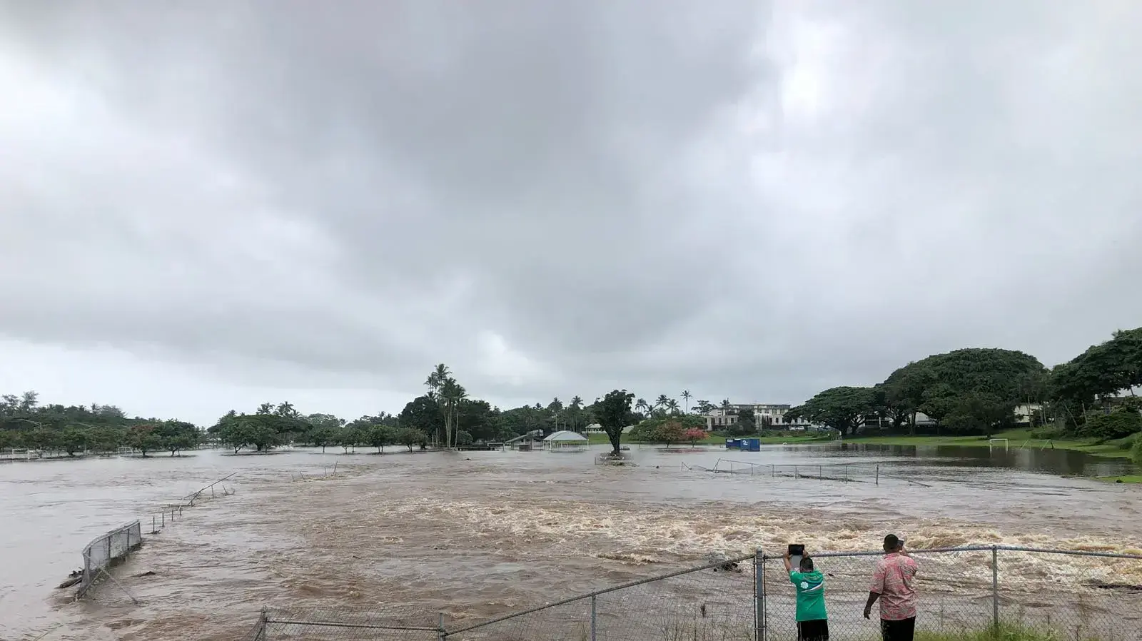 הוואי נערכת להוריקן ליין ומתמודדת עם שיטפונות - 24 אוגוסט 2018 הוואי נערכת להוריקן ליין ומתמודדת עם שיטפונות - 24 אוגוסט 2018