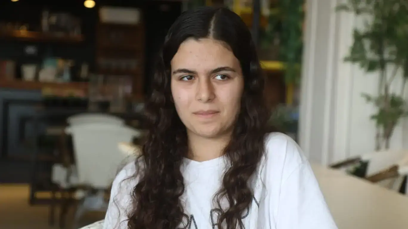 חנאן חלבי, דרוזית מדלית אל כרמל שחוזרת לבית הספר חנאן חלבי, דרוזית מדלית אל כרמל שחוזרת לבית הספר