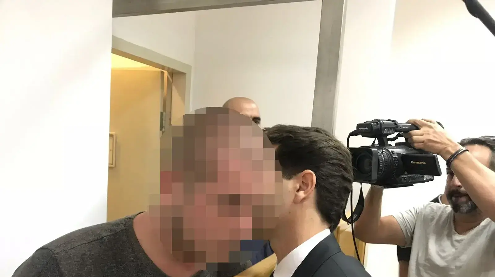 הארכת מעצר לחשוד השלישי בלינץ' שבוצע בערבים בקריית חיים בבית משפט השלום בקריות, 28 באוגוסט 2018 הארכת מעצר לחשוד השלישי בלינץ' שבוצע בערבים בקריית חיים בבית משפט השלום בקריות, 28 באוגוסט 2018