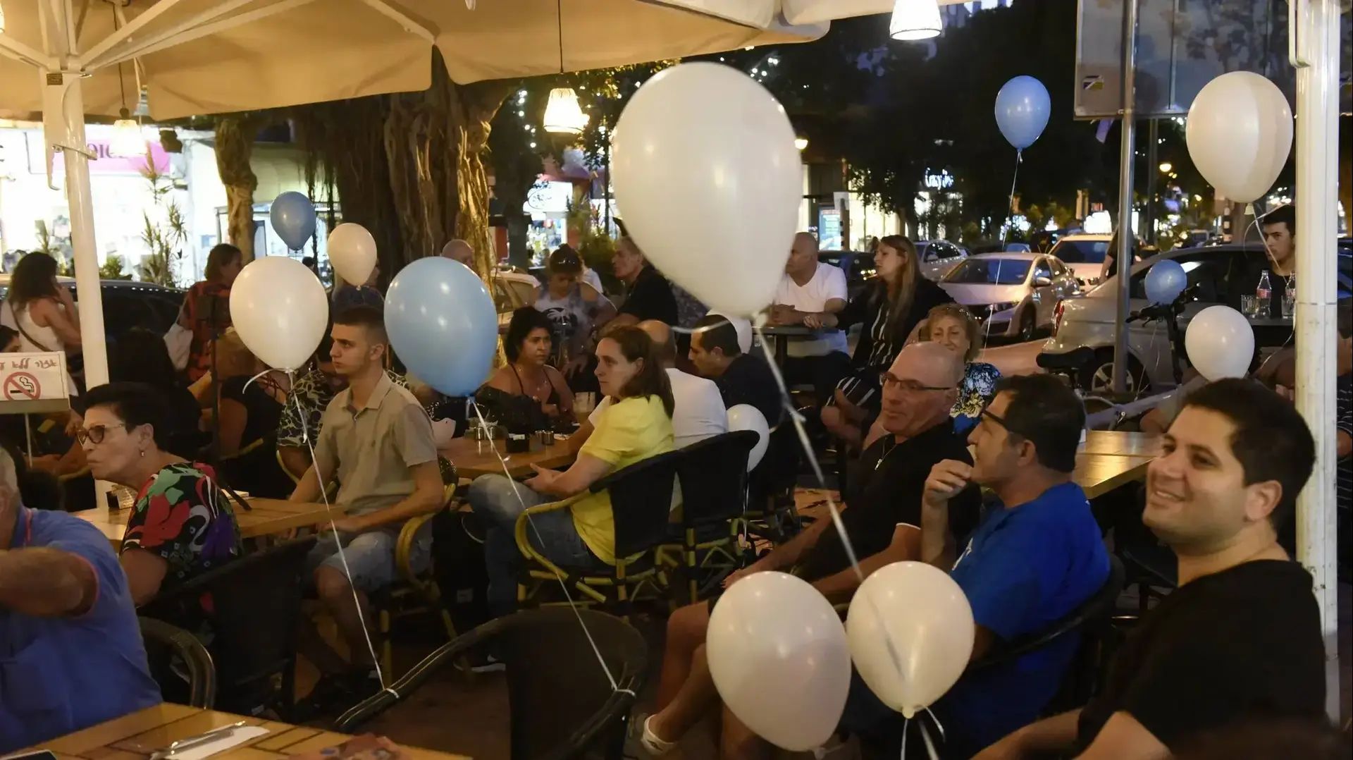 הכרזה על ההתמודדותו של כרמל שאמה, לראשות עיריית רמת גן, כיכר אורדע, רמת גן הכרזה על ההתמודדותו של כרמל שאמה, לראשות עיריית רמת גן, כיכר אורדע, רמת גן