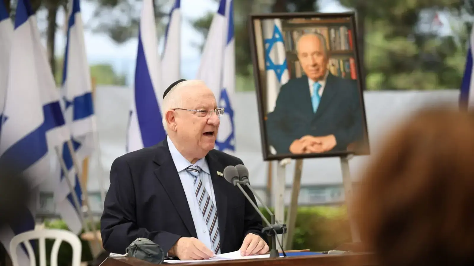 נשיא המדינה ראובן ריבלין באזכרה הממלכתית לשמעון פרס בהר הרצל, 31 באוגוסט 2018 נשיא המדינה ראובן ריבלין באזכרה הממלכתית לשמעון פרס בהר הרצל, 31 באוגוסט 2018
