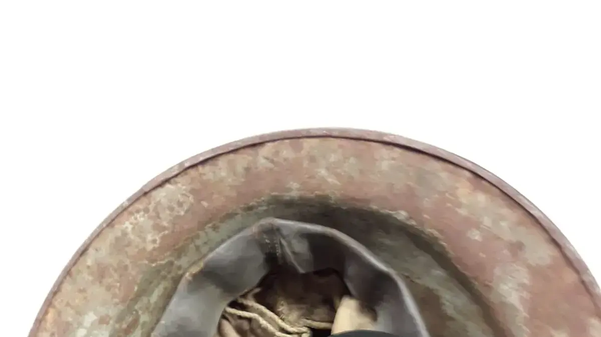 הקסדה שהצילה את לוחם הפלמ"ח שמוליק פלד בקרב אצבע הגליל הקסדה שהצילה את לוחם הפלמ"ח שמוליק פלד בקרב אצבע הגליל