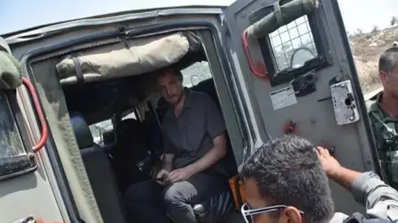 מעצר אבנר גבריהו מארגון שוברים שתיקה בחברון מעצר אבנר גבריהו מארגון שוברים שתיקה בחברון
