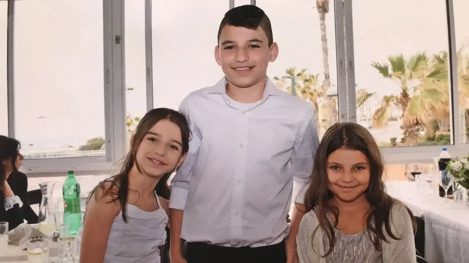 אילון שלו אמסלם ואחיותיו אליה ואריאל