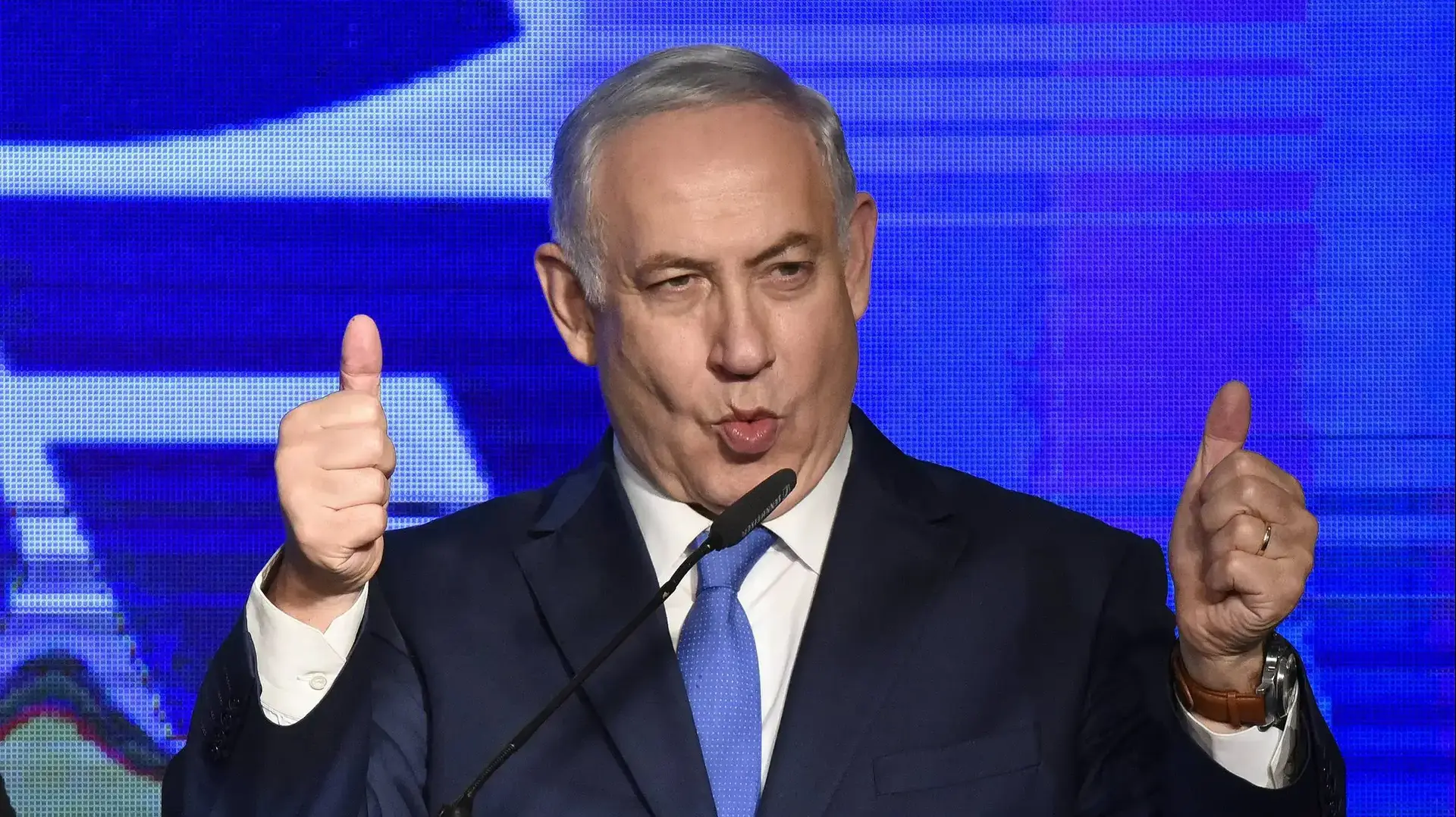 ראש הממשלה בנימין נתניהו באירוע הדלקת נר שמיני של חנוכה יחד עם חברות וחברי הליכוד, כפר המכביה , 19 בדצמבר 2017 ראש הממשלה בנימין נתניהו באירוע הדלקת נר שמיני של חנוכה יחד עם חברות וחברי הליכוד, כפר המכביה , 19 בדצמבר 2017