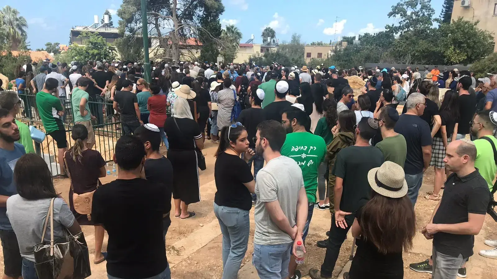 הלוייתה של אורנית מנחם שמתה מתגובה אלרגית לחלב בהודו בזיכרון יעקב ב-7 בספטמבר 2018 הלוייתה של אורנית מנחם שמתה מתגובה אלרגית לחלב בהודו בזיכרון יעקב ב-7 בספטמבר 2018
