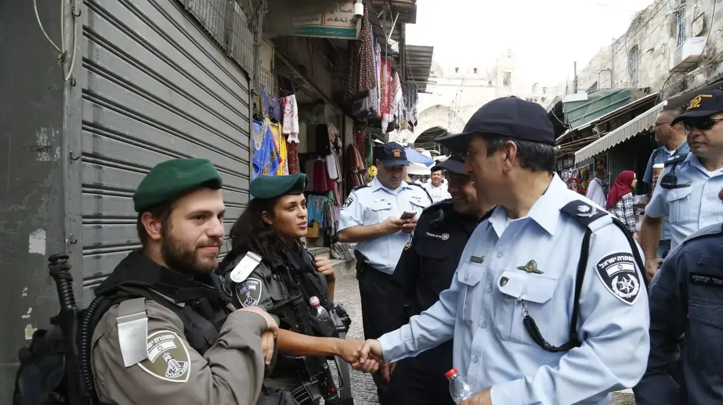 מפקד מחוז ירושלים ניצב יורם הלוי בשוק מחנה יהודה בירושלים מפקד מחוז ירושלים ניצב יורם הלוי בשוק מחנה יהודה בירושלים