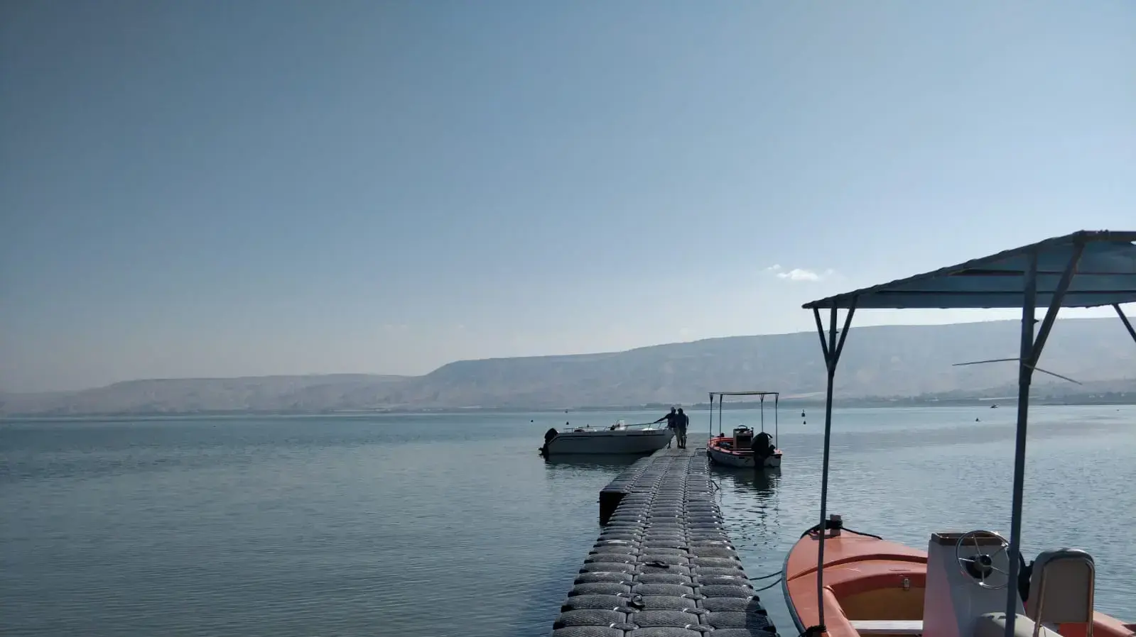 סריקות אחרי הנעדר משה שמיר, בן 66 מתל אביב, שהשתתף בצליחת הכנרת,16 בספטמבר 2018 סריקות אחרי הנעדר משה שמיר, בן 66 מתל אביב, שהשתתף בצליחת הכנרת,16 בספטמבר 2018