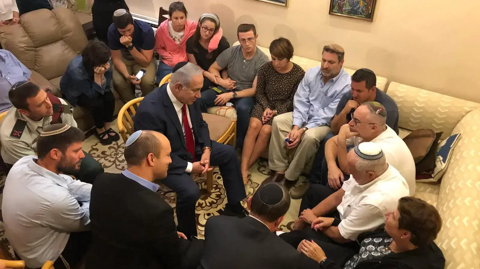 ראש הממשלה, בנימין נתניהו, יו?ר הכנסת, יולי (יואל) אדלשטיין, וח?כ בצלאל סמוטריץ?, שיועץ התקשורת שלו, איתן, הוא אח של הנרצח ראש הממשלה, בנימין נתניהו, יו?ר הכנסת, יולי (יואל) אדלשטיין, וח?כ בצלאל סמוטריץ?, שיועץ התקשורת שלו, איתן, הוא אח של הנרצח