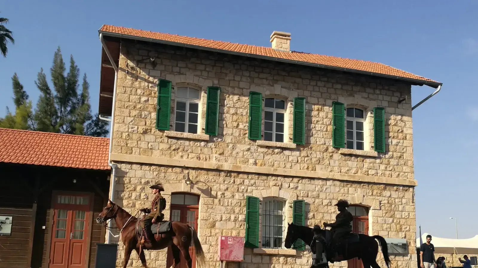 טקס לציון 99 שנים לכיבוש תחנת רכבת צמח בידי האוסטרלים טקס לציון 99 שנים לכיבוש תחנת רכבת צמח בידי האוסטרלים