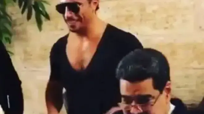 נשיא ונצואלה מדורו אוכל במסעדת סטייקים מפורסמת באיסטנבול, טורקיה, ספטמבר 2018 נשיא ונצואלה מדורו אוכל במסעדת סטייקים מפורסמת באיסטנבול, טורקיה, ספטמבר 2018