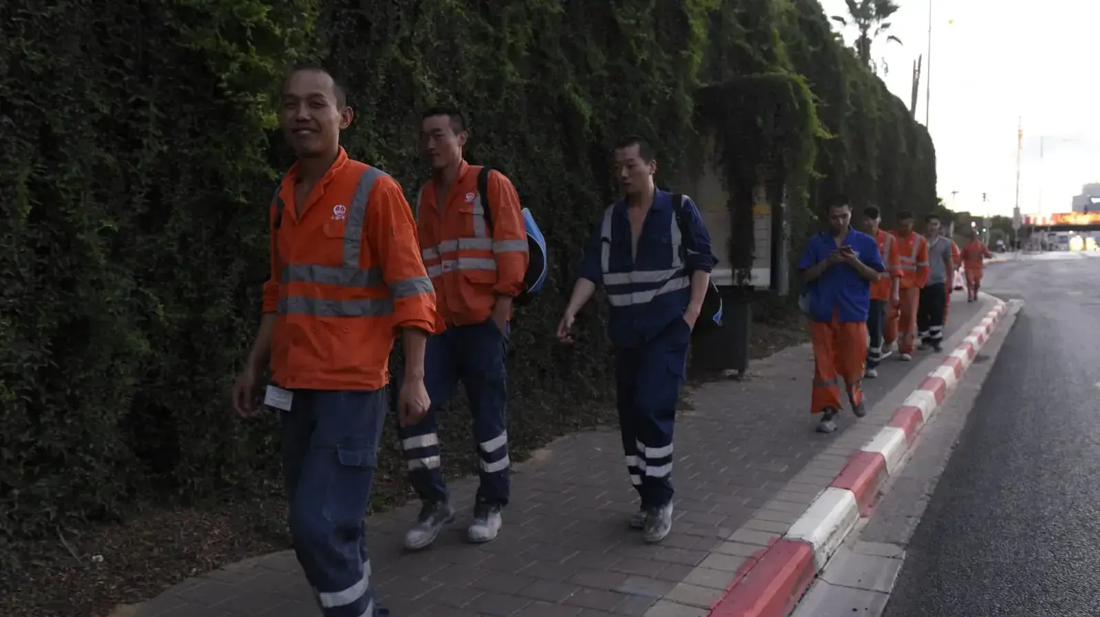 פועלים מהעבודות לבניית הרכבת הקלה בבני ברק 21 ספטמבר 2018 פועלים מהעבודות לבניית הרכבת הקלה בבני ברק 21 ספטמבר 2018