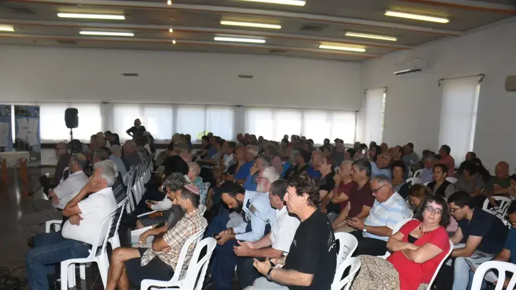טקס לזכר מאיר טובינסקי שהוצא להורג לפני שבעים שנה טקס לזכר מאיר טובינסקי שהוצא להורג לפני שבעים שנה