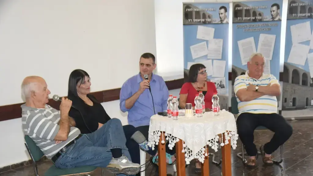 טקס לזכר מאיר טובינסקי שהוצא להורג לפני שבעים שנה טקס לזכר מאיר טובינסקי שהוצא להורג לפני שבעים שנה
