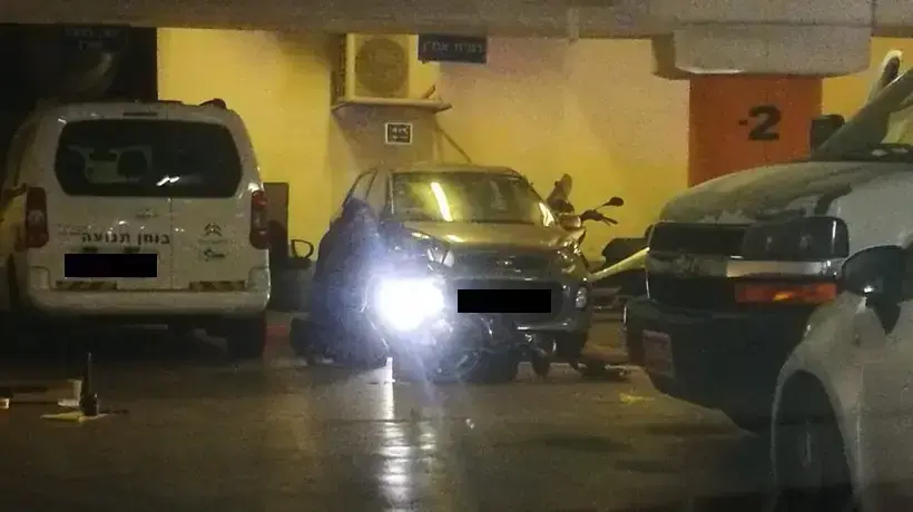 חוקרי משטרת ת"א ביצעו בדיקות מעבדה למכונית הקאיה של הכדורגלן יצחק אספה חוקרי משטרת ת"א ביצעו בדיקות מעבדה למכונית הקאיה של הכדורגלן יצחק אספה