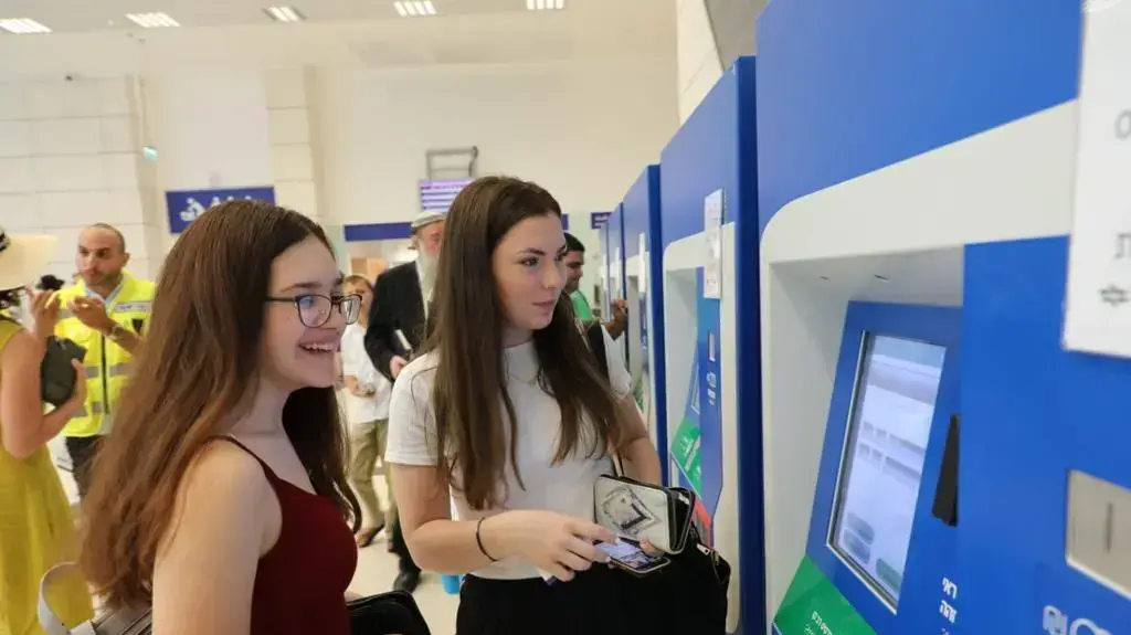היום הראשון ברכבת המהירה היום הראשון ברכבת המהירה