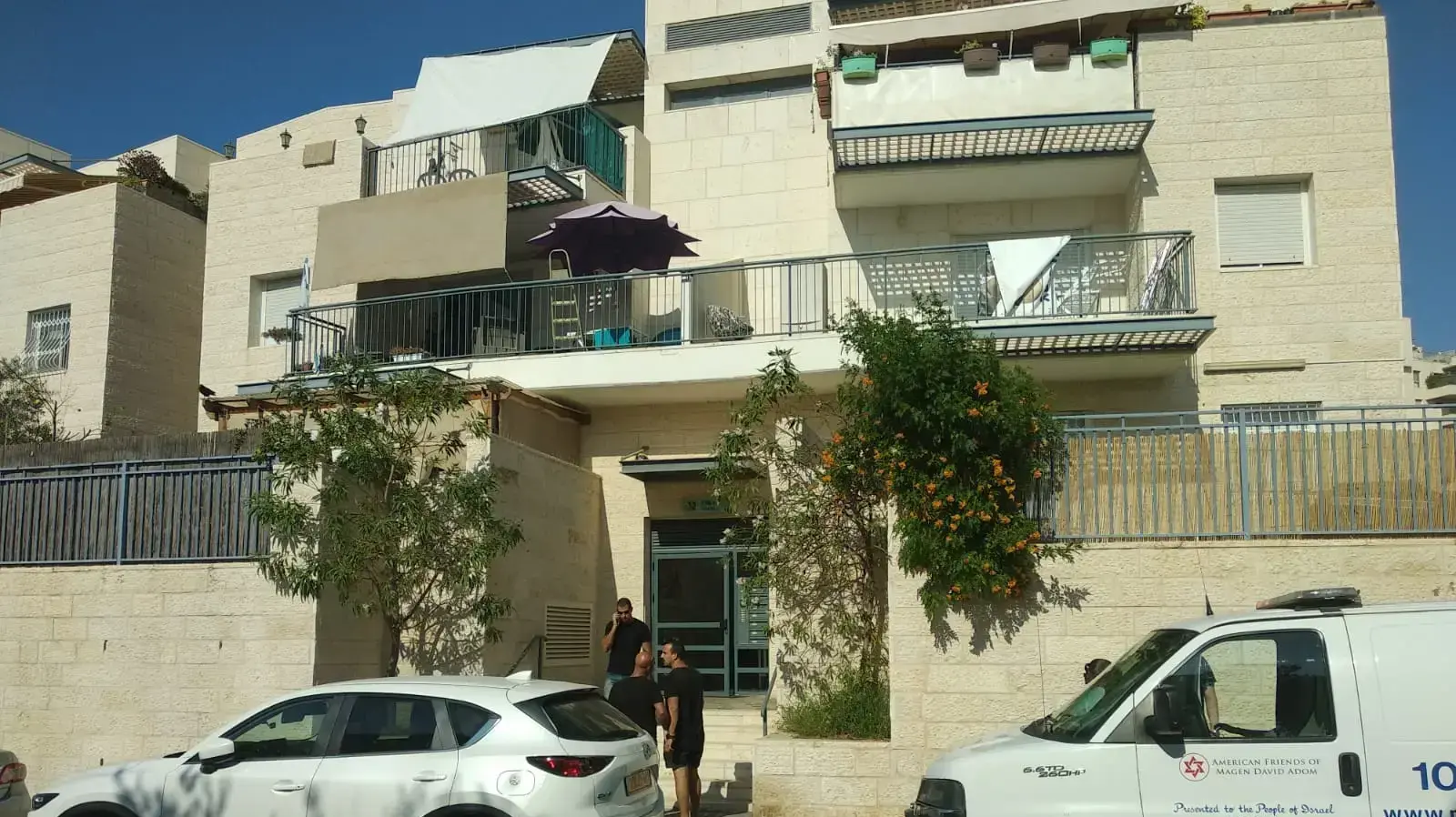 בית משפחה במודיעין ברחוב כסלו שבו נמצאו גופות בני זוג בשנות ה60 לחייהם בית משפחה במודיעין ברחוב כסלו שבו נמצאו גופות בני זוג בשנות ה60 לחייהם