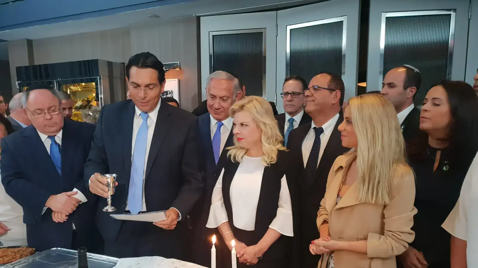 קבלת שבת בשולי עצרת האו"ם בניו יורק - ראש הממשלה בנימין נתניהו, רעייתו שרה והזמרת שירי מימון 28 בספטמבר 2018 קבלת שבת בשולי עצרת האו"ם בניו יורק - ראש הממשלה בנימין נתניהו, רעייתו שרה והזמרת שירי מימון 28 בספטמבר 2018