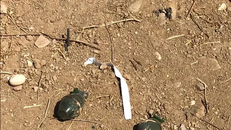 רימונין ומטעני צינור שהושלכו לעבר כוחות צה"ל בגבול רצועת עזה 29.9.2018 רימונין ומטעני צינור שהושלכו לעבר כוחות צה"ל בגבול רצועת עזה 29.9.2018