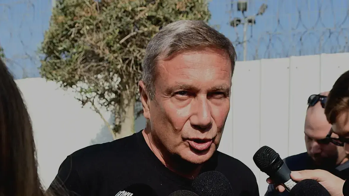 נוחי דנקר נכנס לכלא מעשיהו 2 באוקטובר 2018