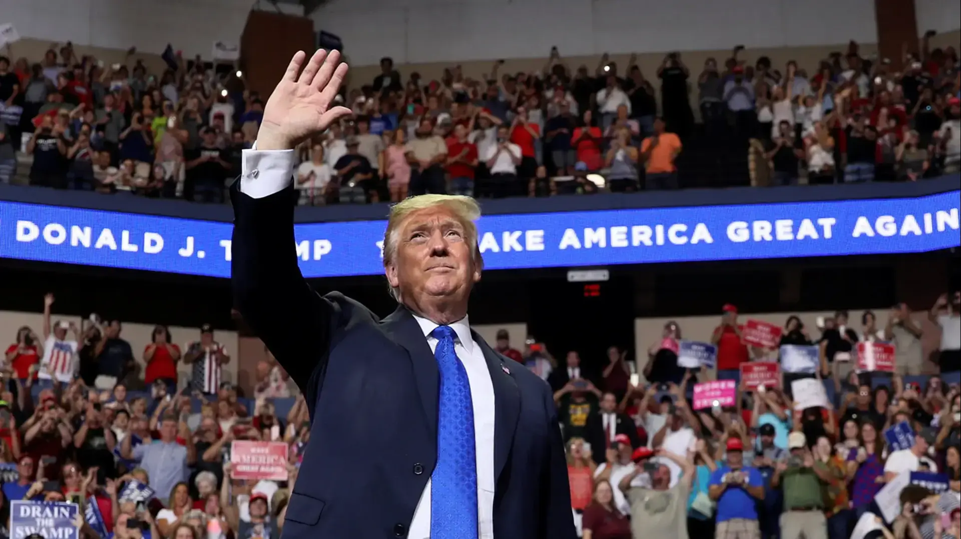 נשיא ארצות הברית מחקה את כריסטי בלייזי פורד בעצרת בחירות במיסיסיפי - ארצות הברית 3 באוקטובר 2018